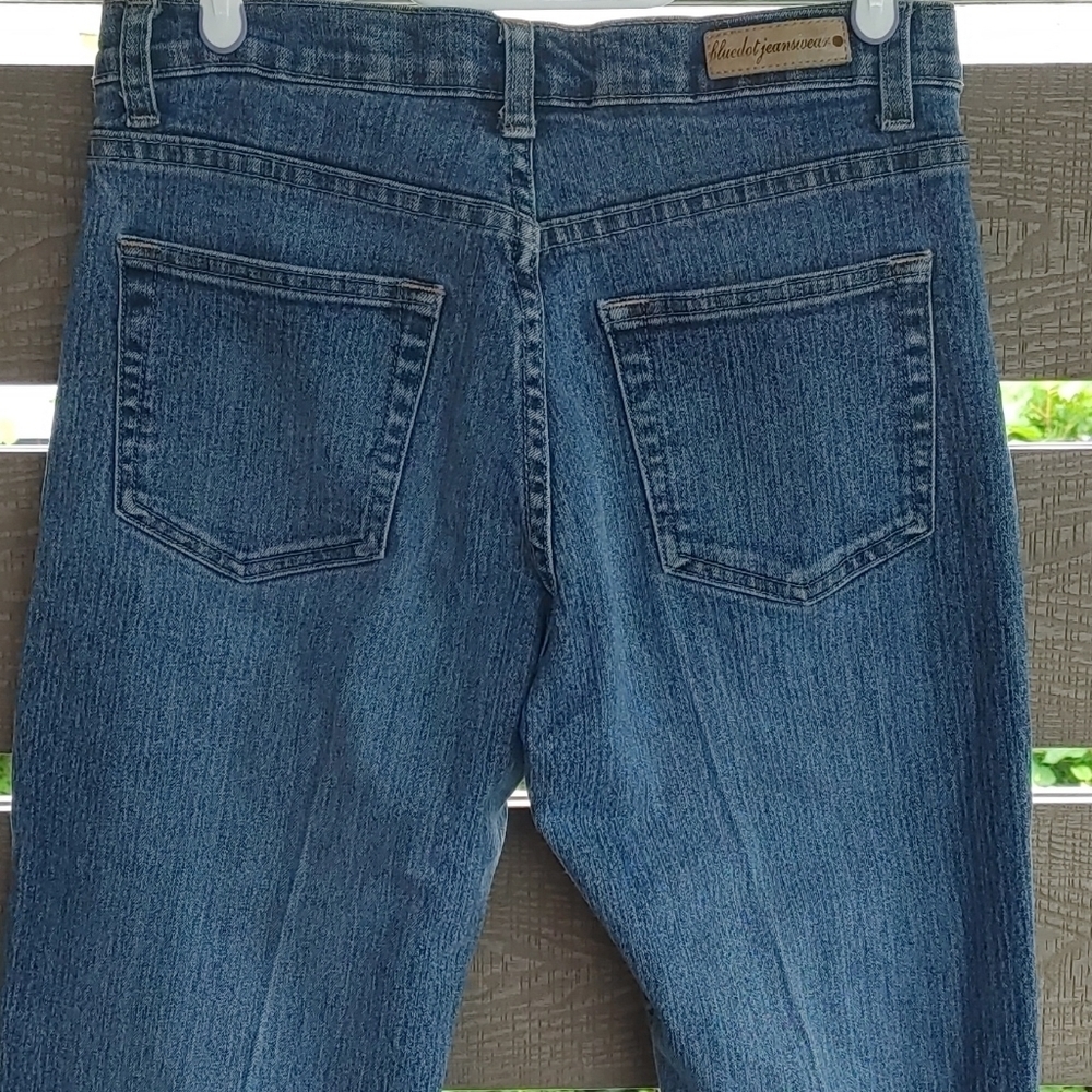 Blue Dot Jeans Wear Women's stretch jean size 5/6‎